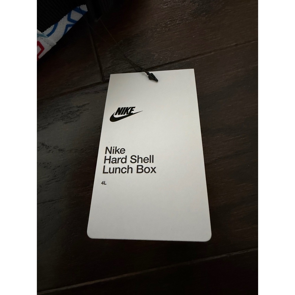 Nike Hard Shell Lunch Box White Multi Swoosh Logo Star Print 4L 9A2929-W4H NEW - Picture 9 of 13
